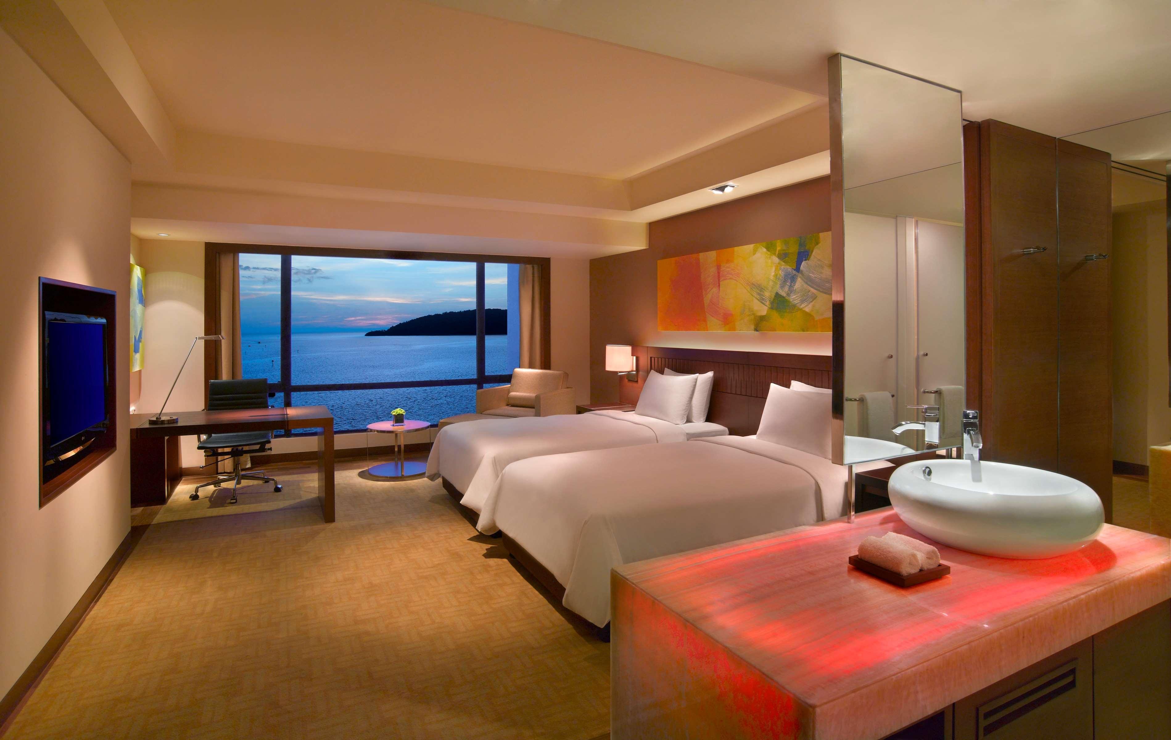 Hyatt Regency Kinabalu Hotel Kota Kinabalu Ngoại thất bức ảnh Deluxe Ocean View Room