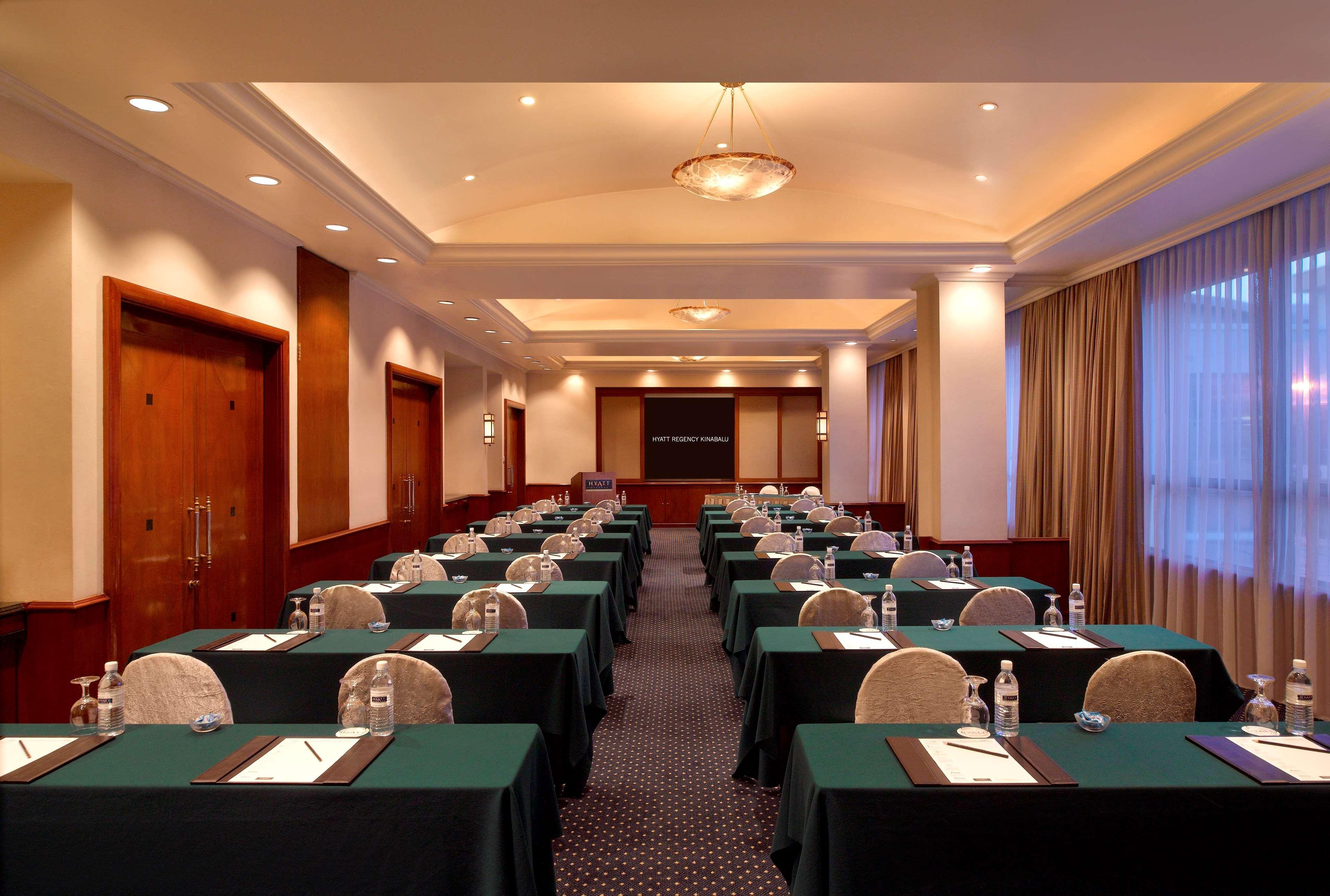 Hyatt Regency Kinabalu Hotel Kota Kinabalu Ngoại thất bức ảnh Meeting room
