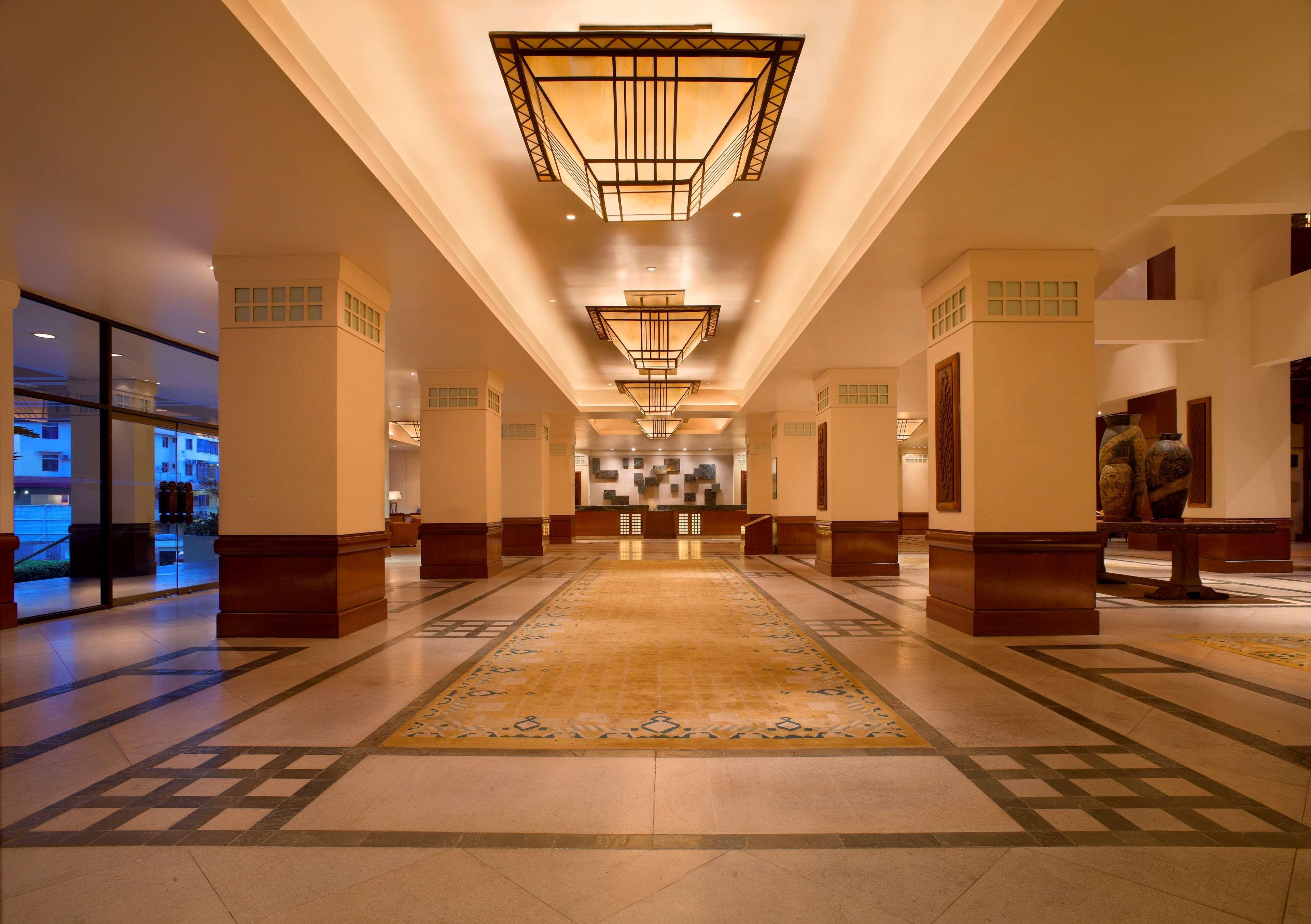 Hyatt Regency Kinabalu Hotel Kota Kinabalu Ngoại thất bức ảnh The lobby of the hotel
