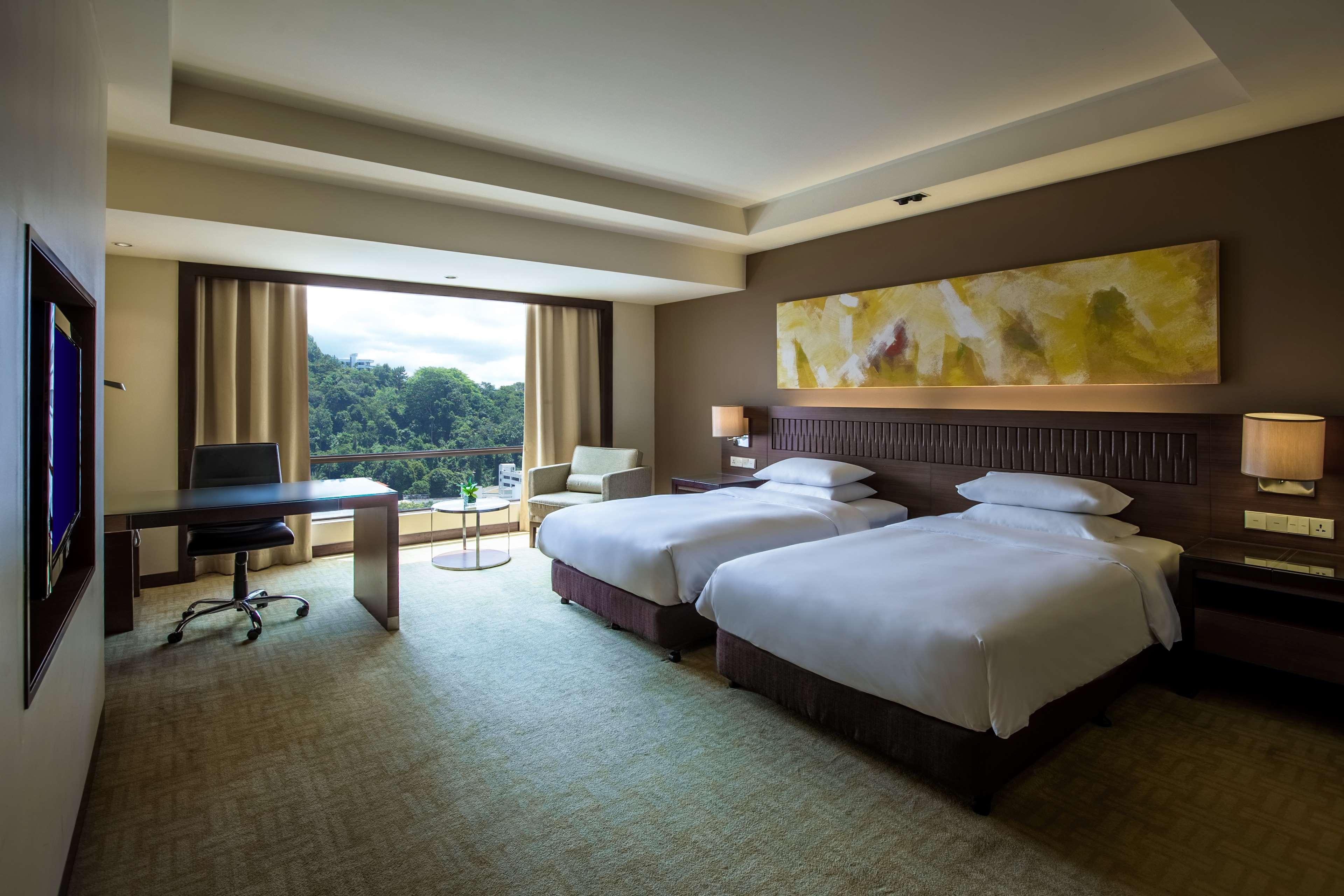 Hyatt Regency Kinabalu Hotel Kota Kinabalu Ngoại thất bức ảnh Deluxe Room
